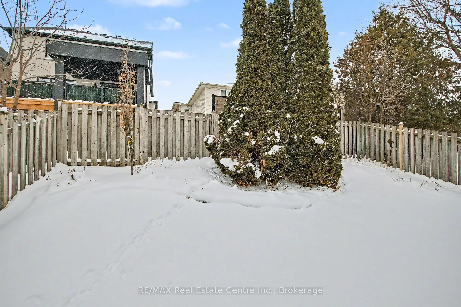 Photo 29 of 252 Keewatin Avenue, Kitchener — HOMEH