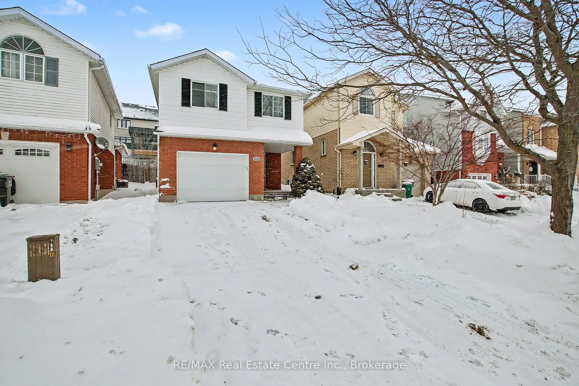 Photo 32 of 252 Keewatin Avenue, Kitchener — HOMEH