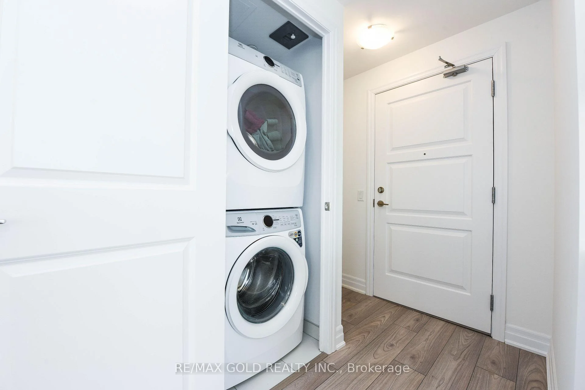 Photo 11 of Unit 3209, 36 Elm Drive, Mississauga, City Centre — HOMEH