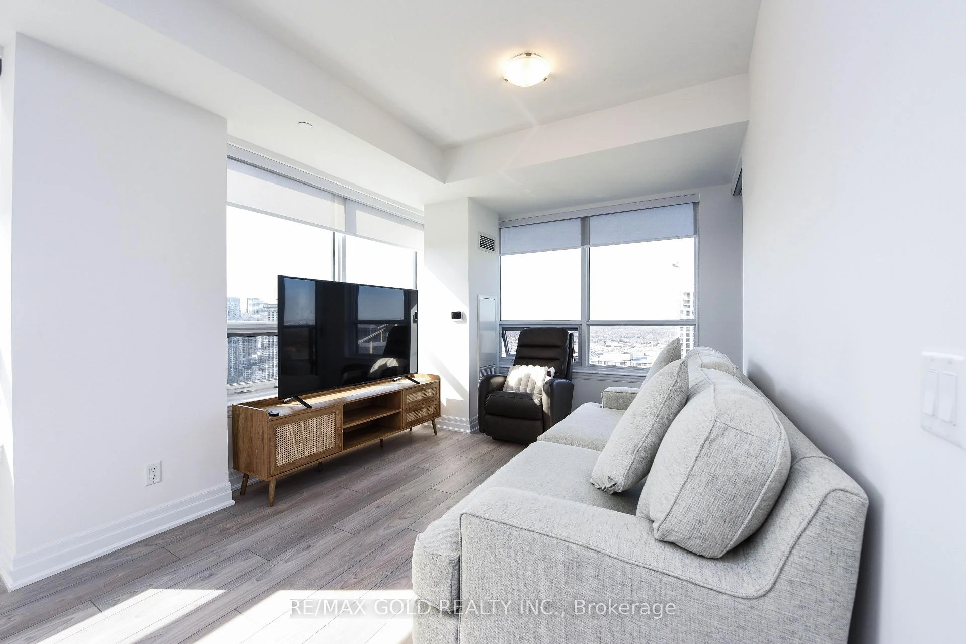Photo 18 of Unit 3209, 36 Elm Drive, Mississauga, City Centre — HOMEH