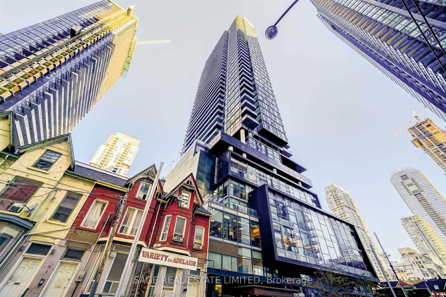 Front of Unit 3310, 290 Adelaide Street W
