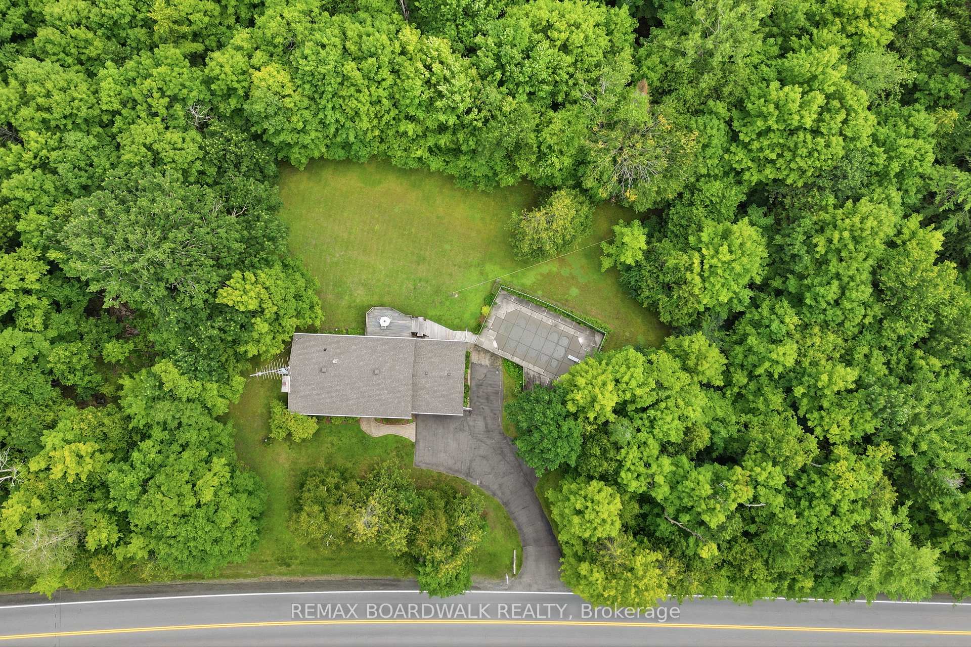 Photo 34 of 3187 Mcdonald's Corner Road, Lanark Highlands — HOMEH