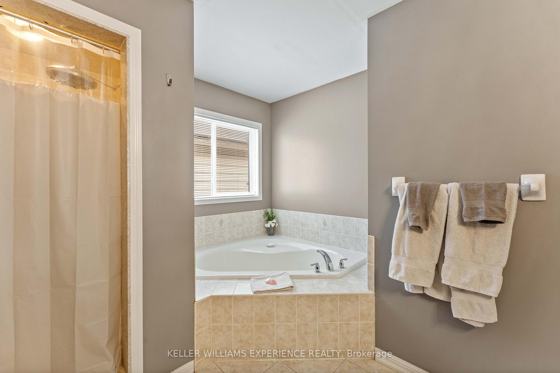 Photo 23 of 39 Stonemount Crescent, Essa, Angus — HOMEH