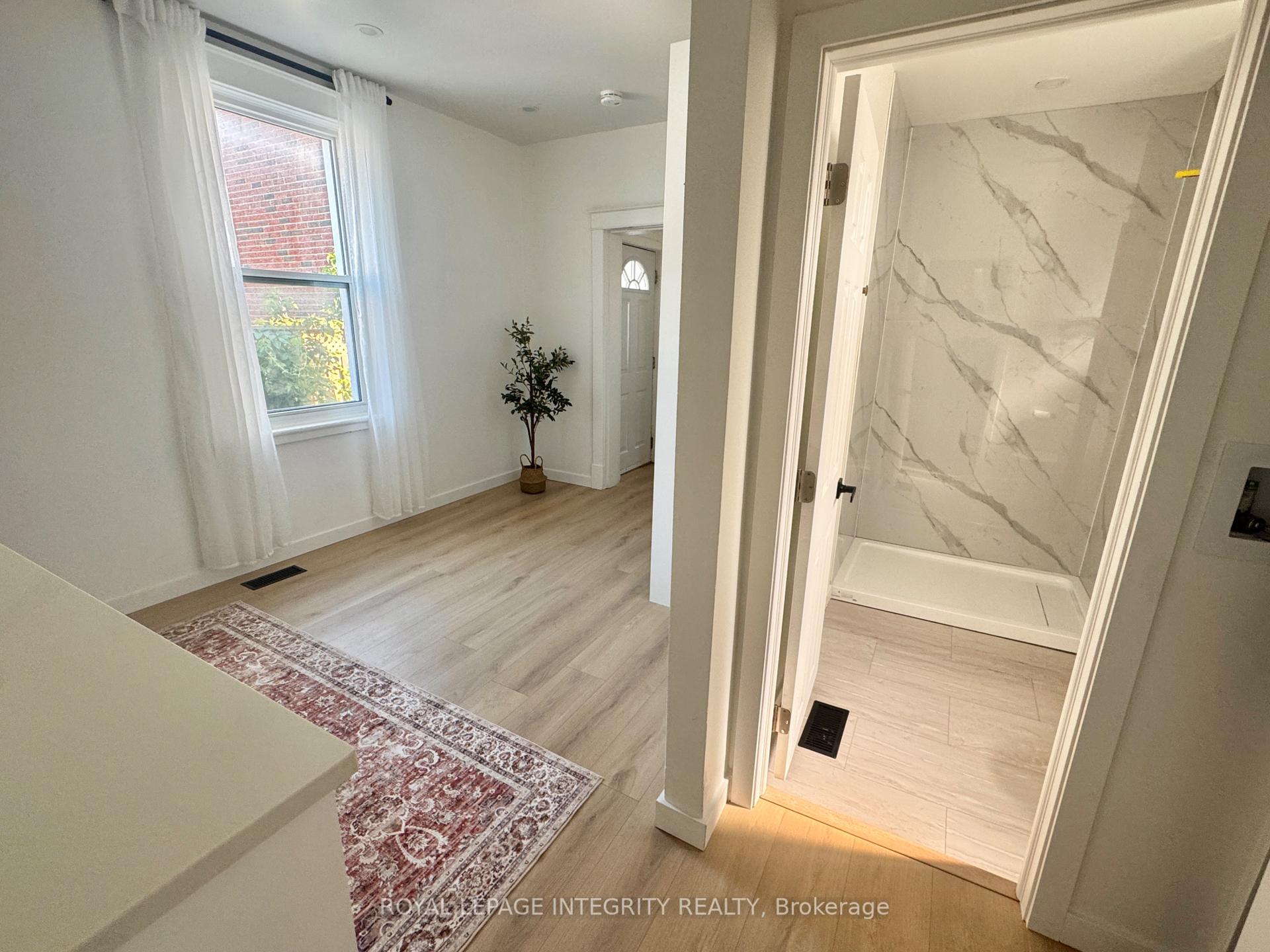 Photo 3 of Unit 1, 920 Gladstone Avenue, Ottawa, West Centre Town — HOMEH