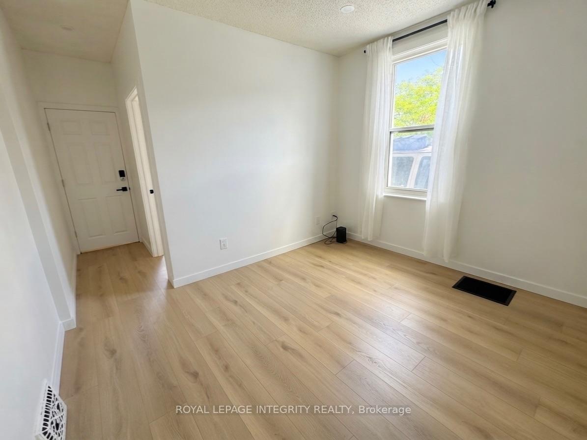 Photo 11 of Unit 1, 920 Gladstone Avenue, Ottawa, West Centre Town — HOMEH