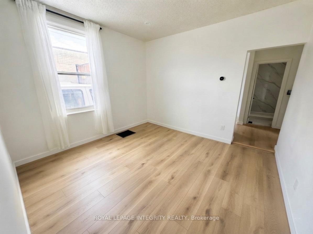 Photo 12 of Unit 1, 920 Gladstone Avenue, Ottawa, West Centre Town — HOMEH