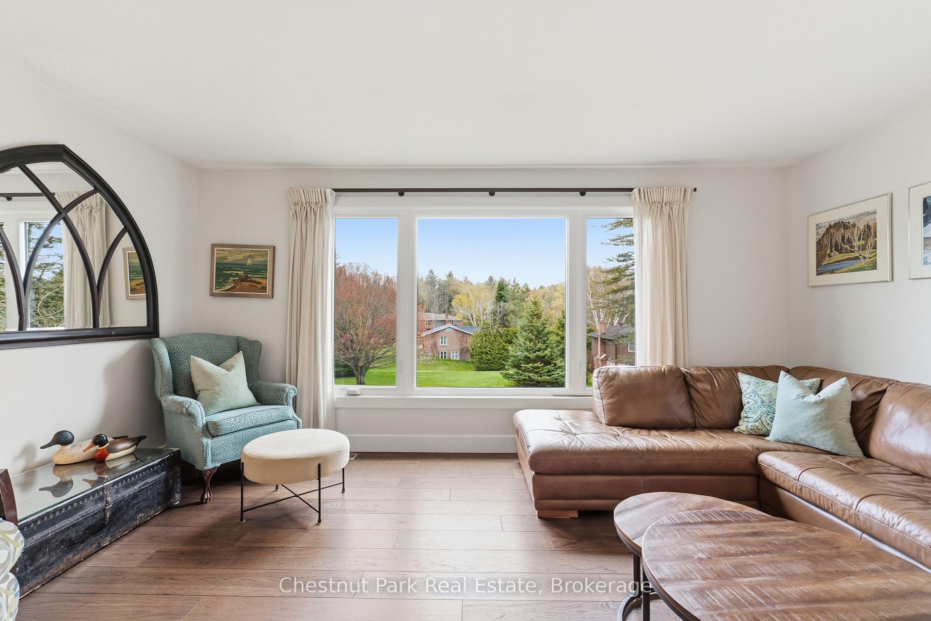 Photo 15 of 14 Curling Road, Bracebridge, Macaulay — HOMEH