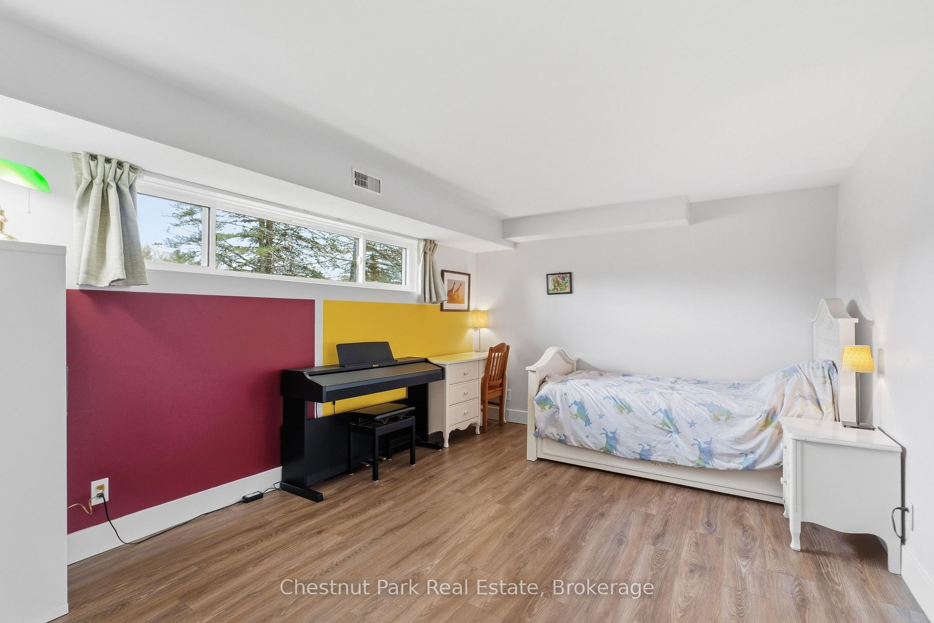 Photo 26 of 14 Curling Road, Bracebridge, Macaulay — HOMEH