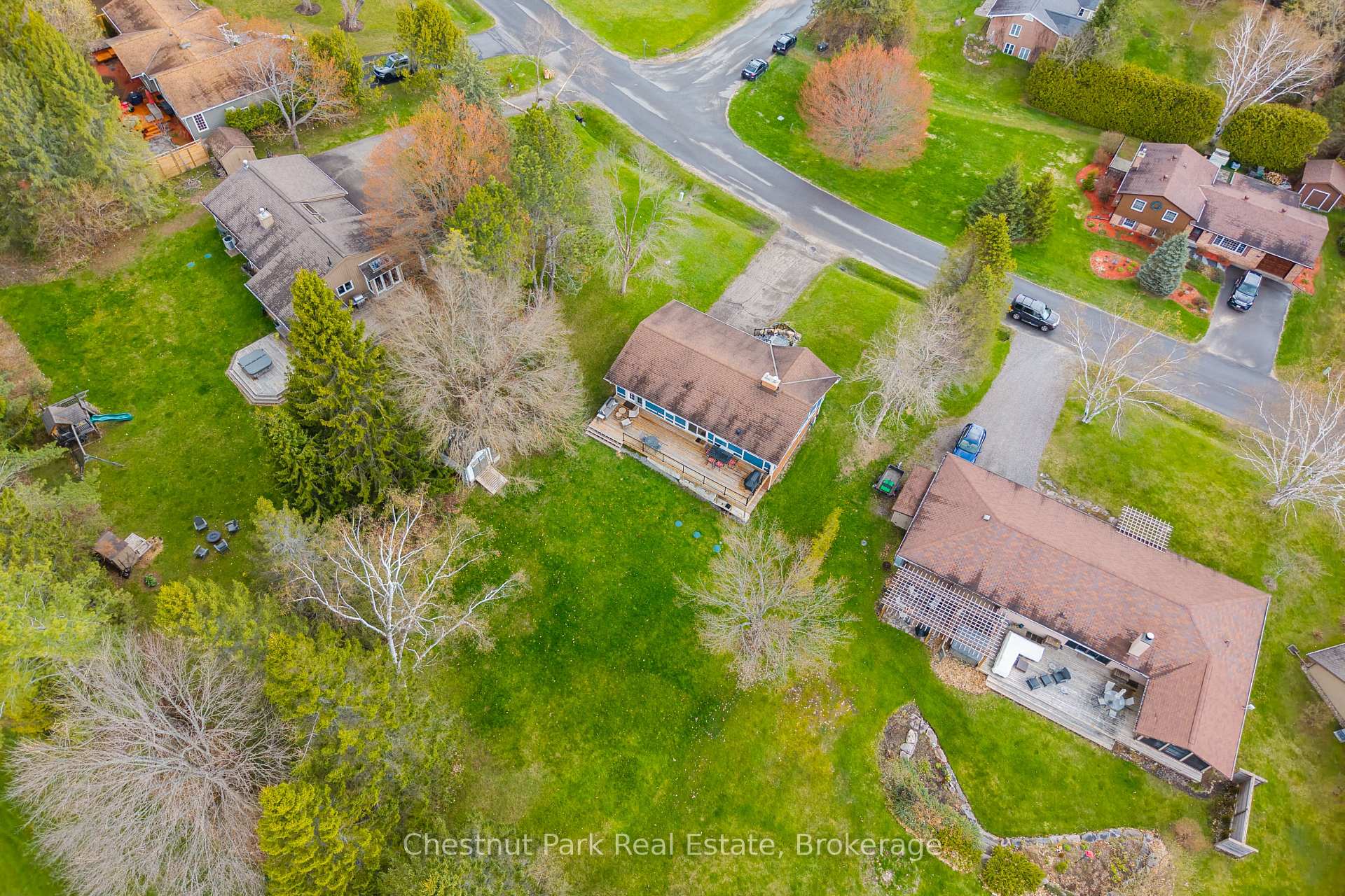 Photo 48 of 14 Curling Road, Bracebridge, Macaulay — HOMEH