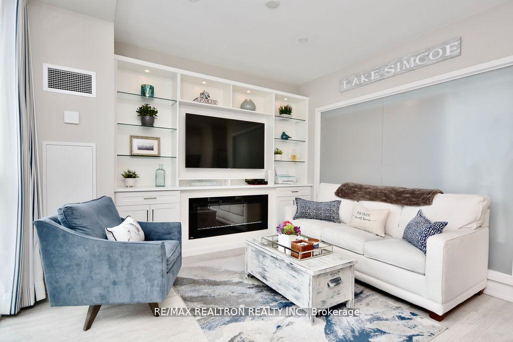 Photo of Unit C404, 301 Sea Ray Avenue
