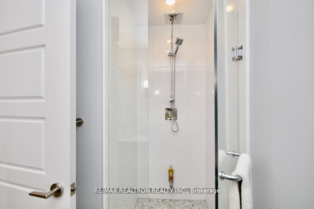 Photo 17 of Unit C404, 301 Sea Ray Avenue, Innisfil, Rural Innisfil — HOMEH