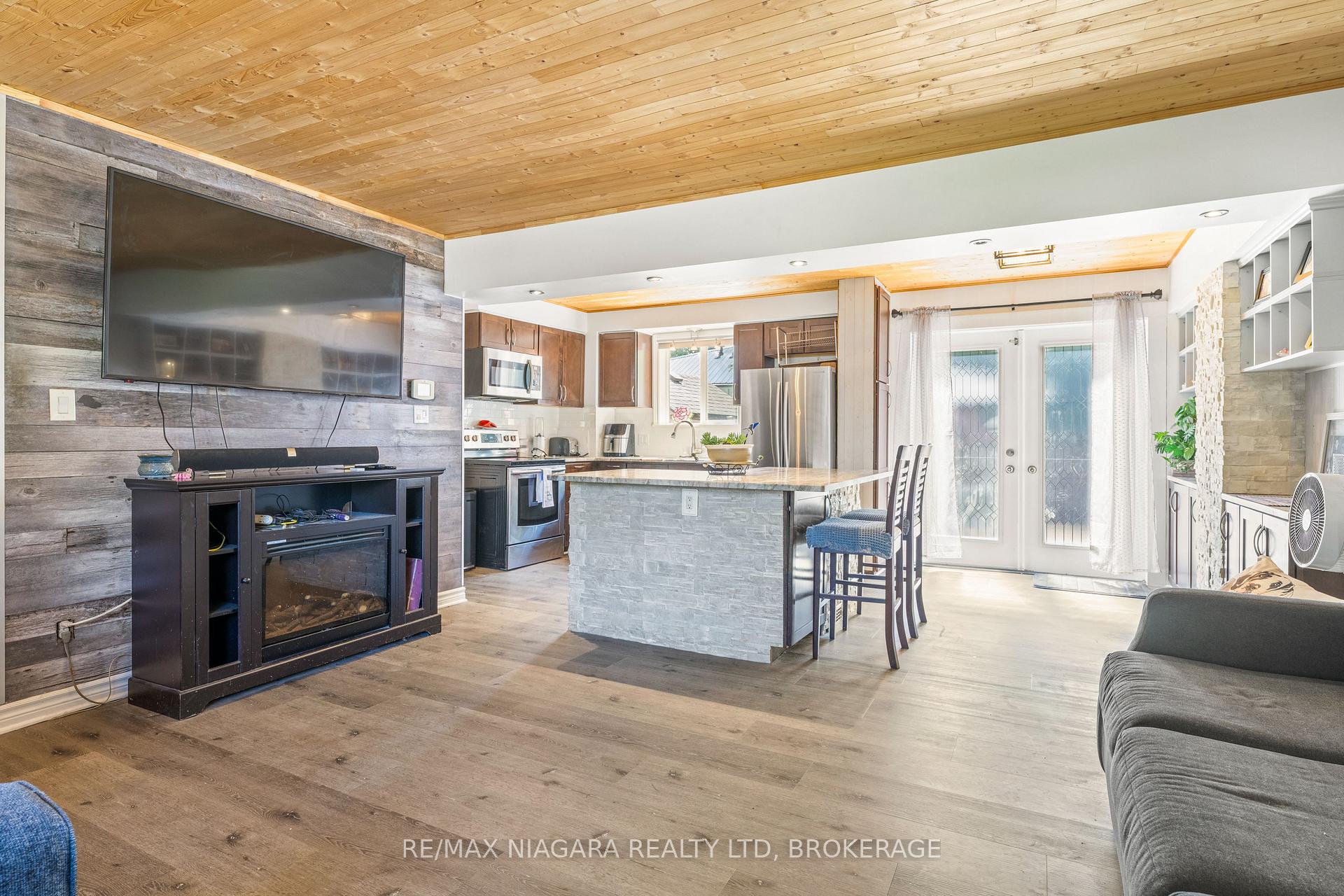 Photo 7 of 38 Mccordick Drive, St. Catharines, Lakeport — HOMEH