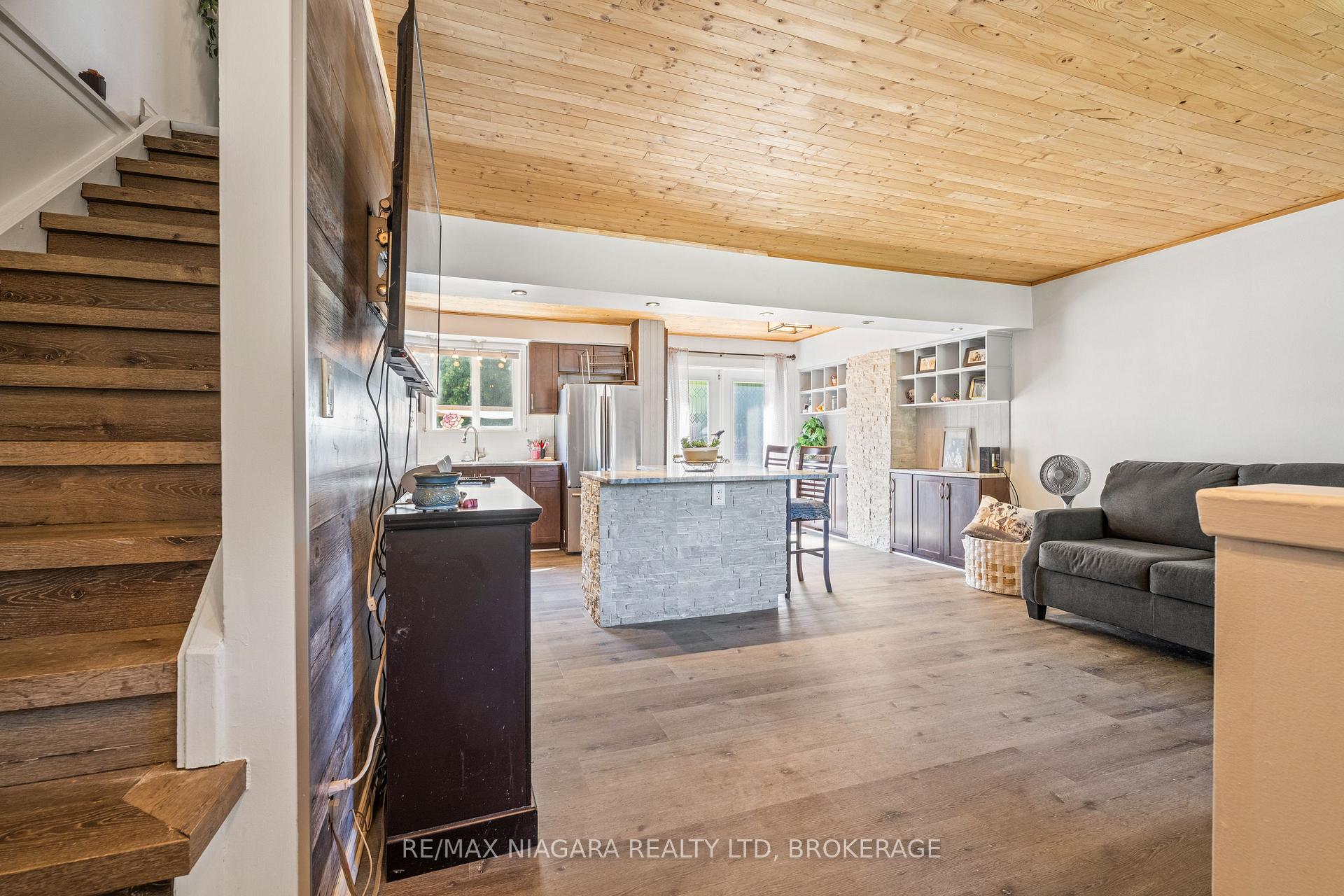 Photo 8 of 38 Mccordick Drive, St. Catharines, Lakeport — HOMEH