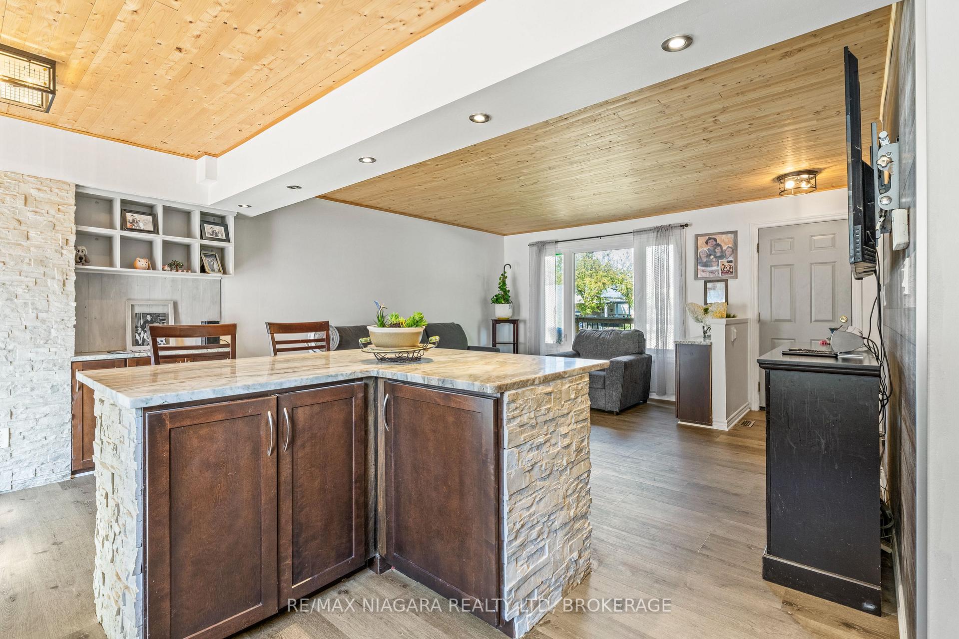 Photo 13 of 38 Mccordick Drive, St. Catharines, Lakeport — HOMEH