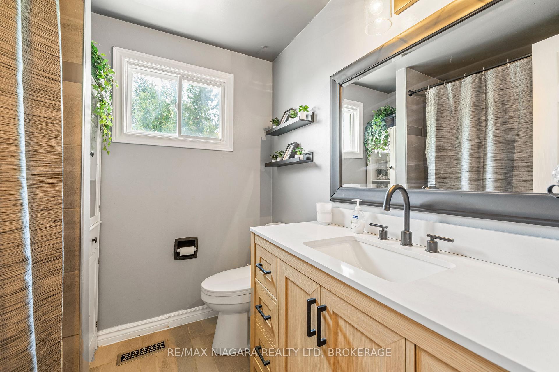 Photo 17 of 38 Mccordick Drive, St. Catharines, Lakeport — HOMEH