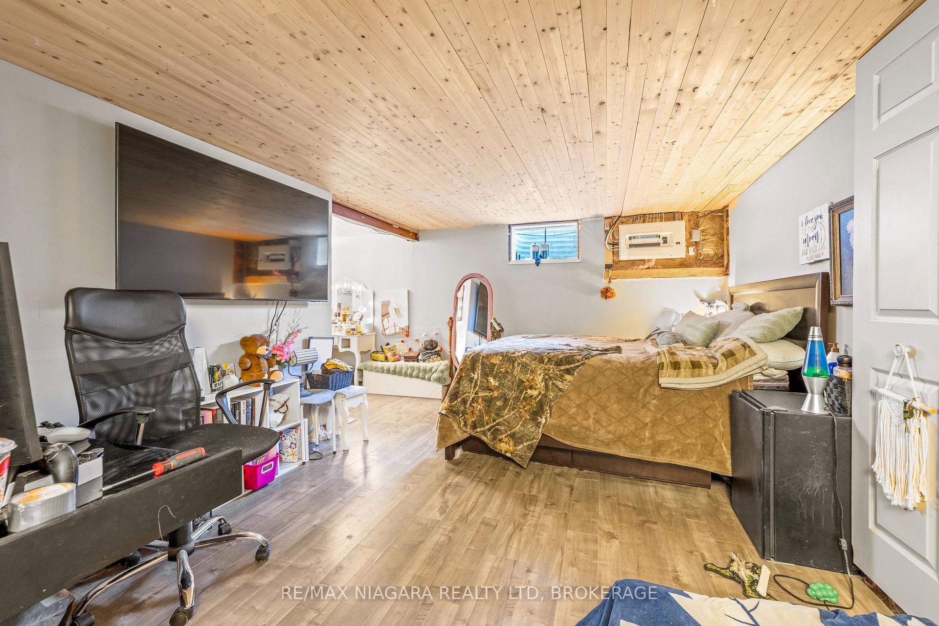 Photo 24 of 38 Mccordick Drive, St. Catharines, Lakeport — HOMEH