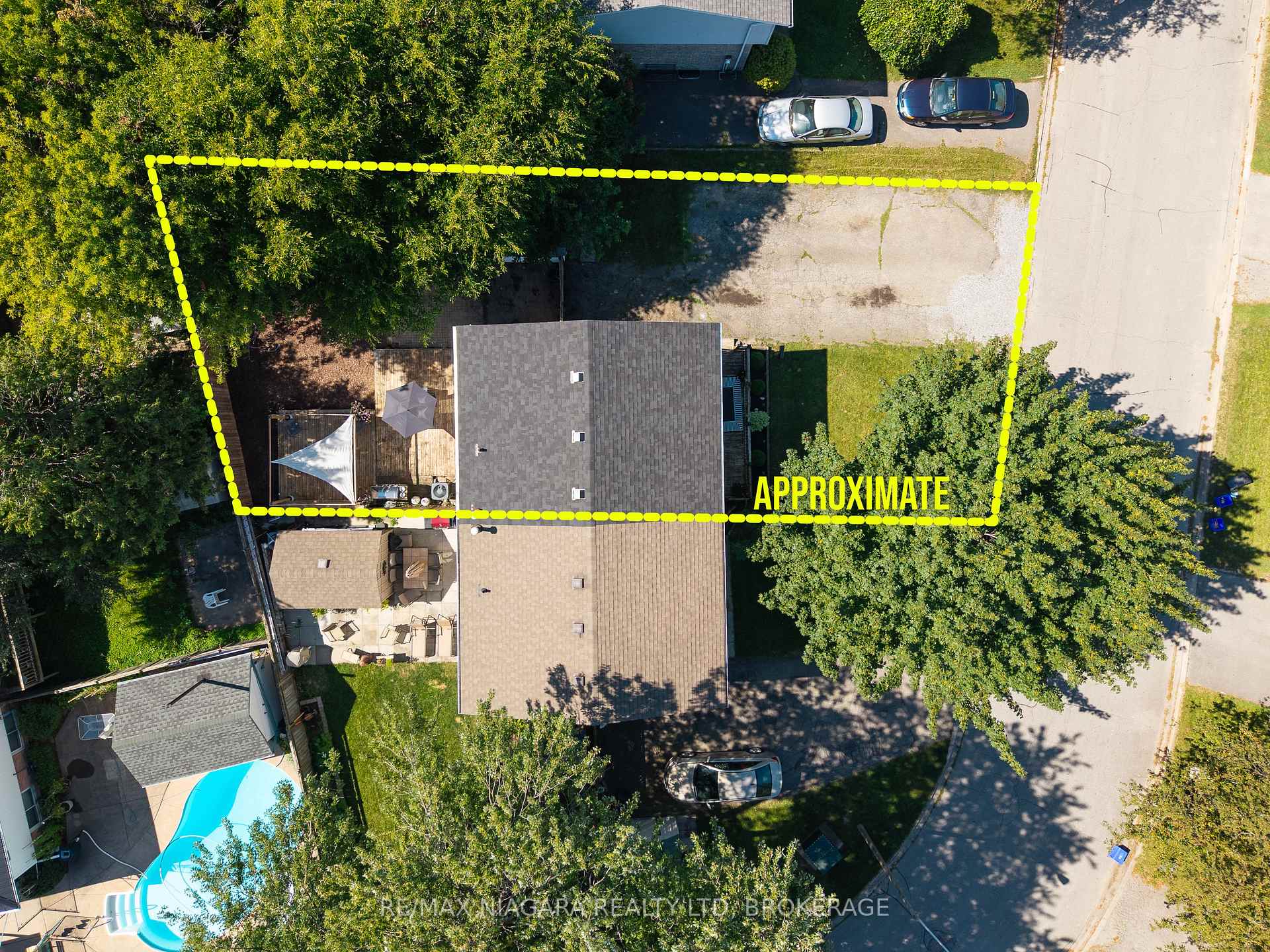 Photo 25 of 38 Mccordick Drive, St. Catharines, Lakeport — HOMEH