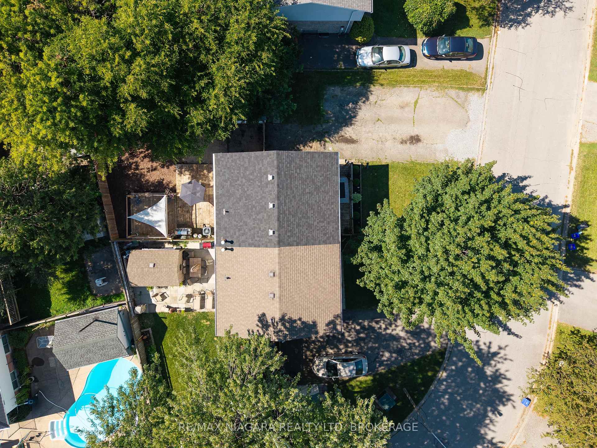 Photo 30 of 38 Mccordick Drive, St. Catharines, Lakeport — HOMEH