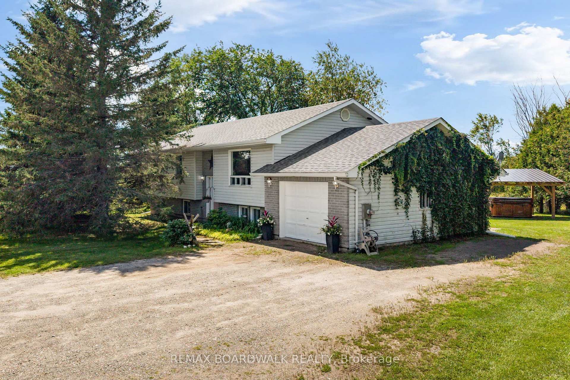 Photo 4 of 1901 Rosetta Road, Lanark Highlands, Lanark Highlands (Lanark) Twp — HOMEH