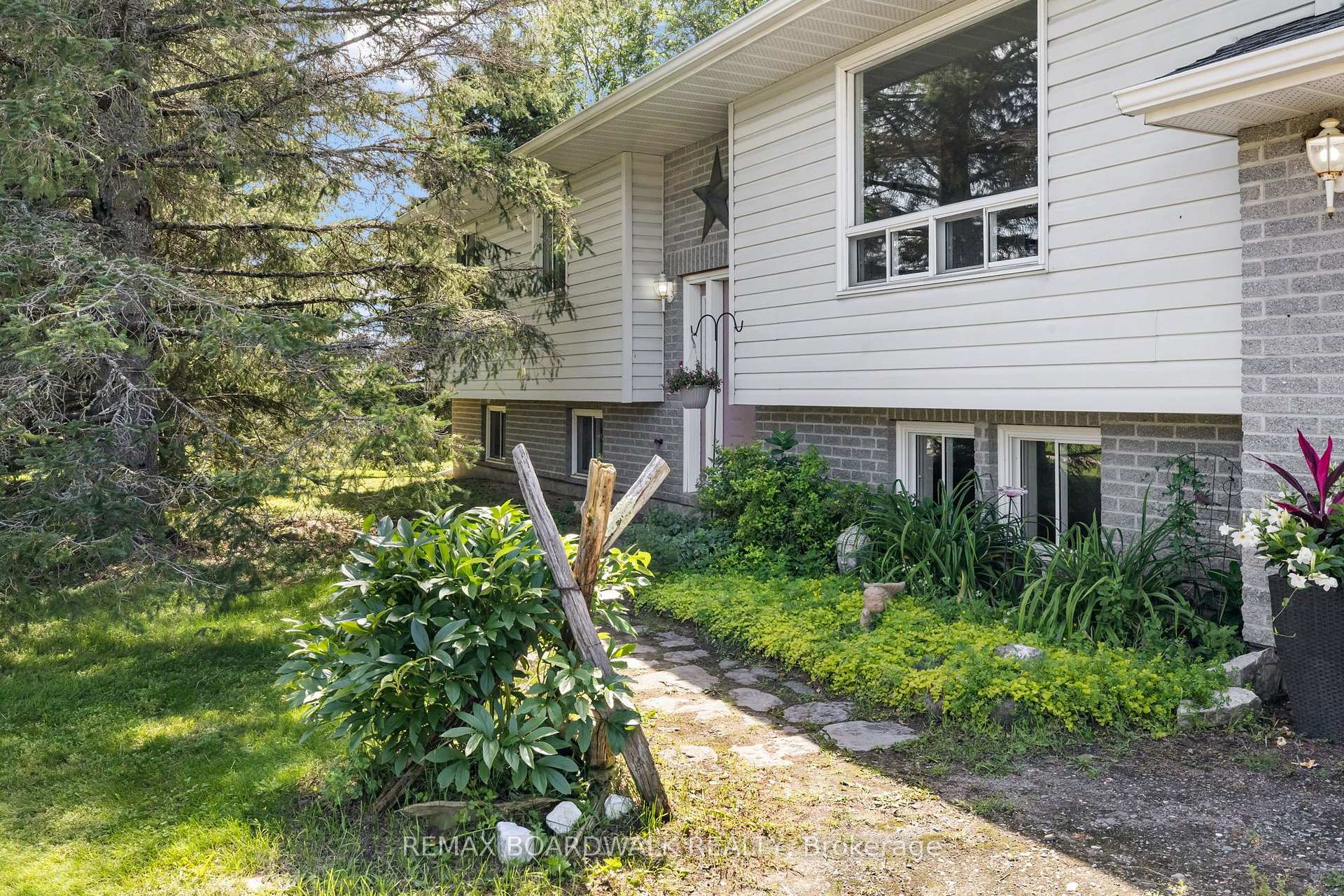 Photo 5 of 1901 Rosetta Road, Lanark Highlands, Lanark Highlands (Lanark) Twp — HOMEH