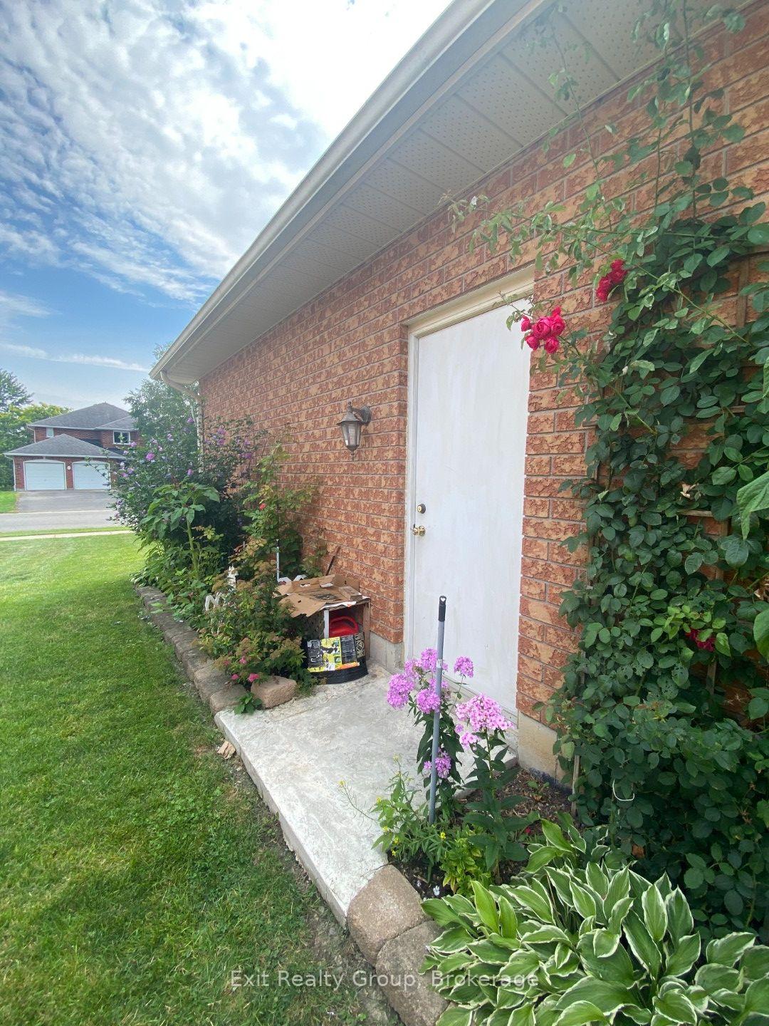 Photo 4 of 60 Oak Ridge Boulevard, Belleville, Belleville Ward — HOMEH