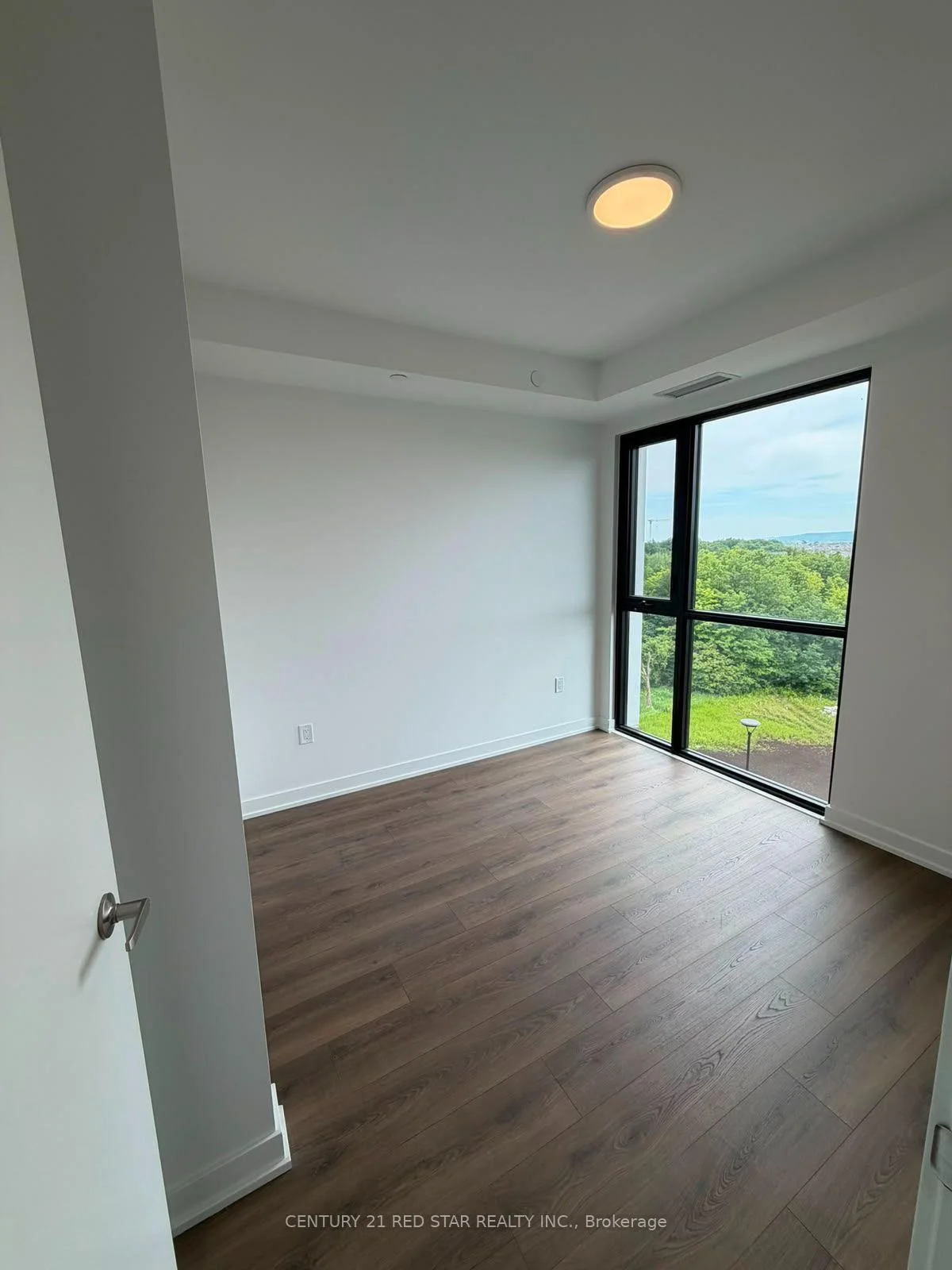 Photo 6 of Unit E502, 740 Whitlock Avenue, Milton, Cobban — HOMEH