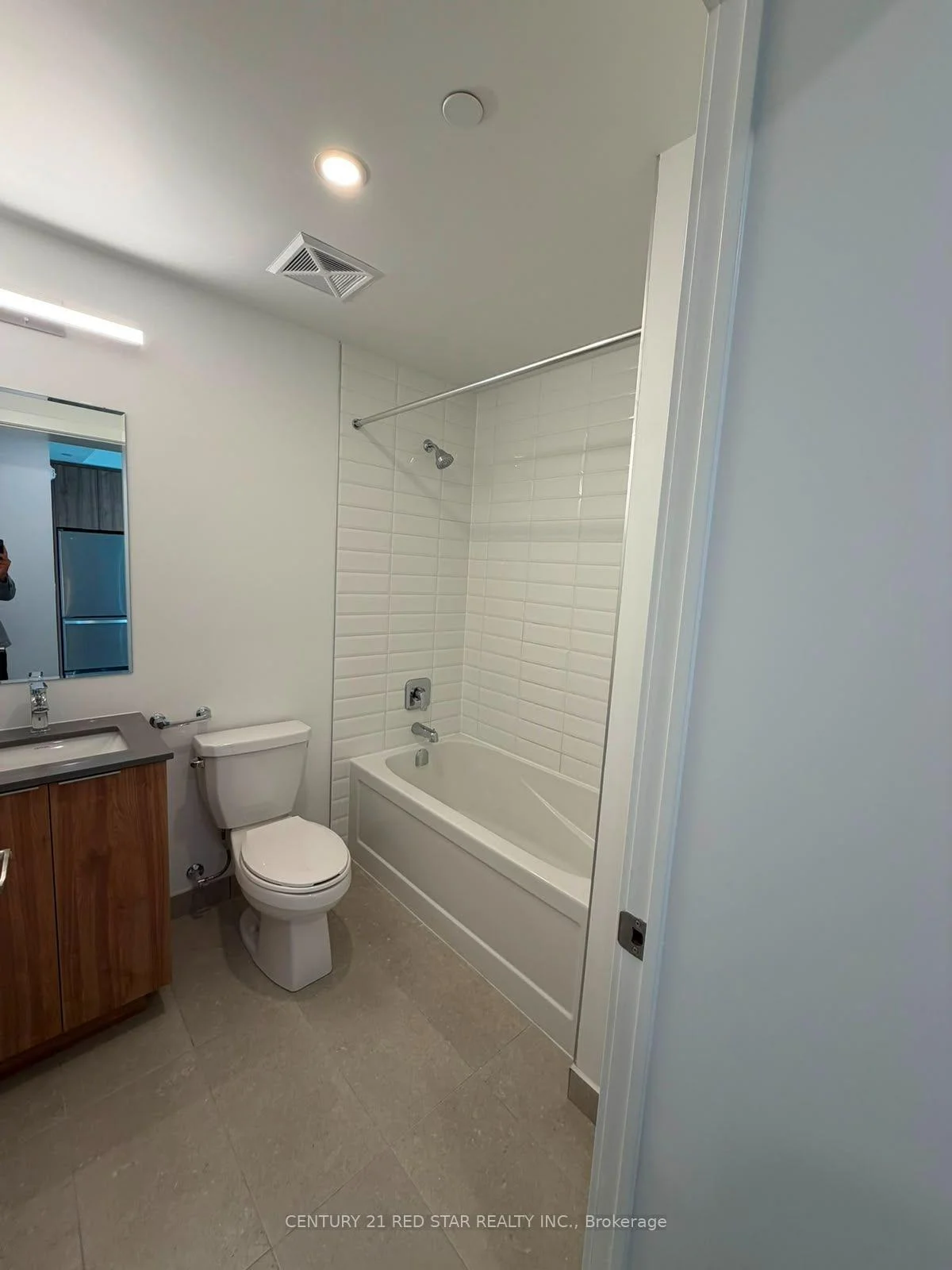 Photo 9 of Unit E502, 740 Whitlock Avenue, Milton, Cobban — HOMEH