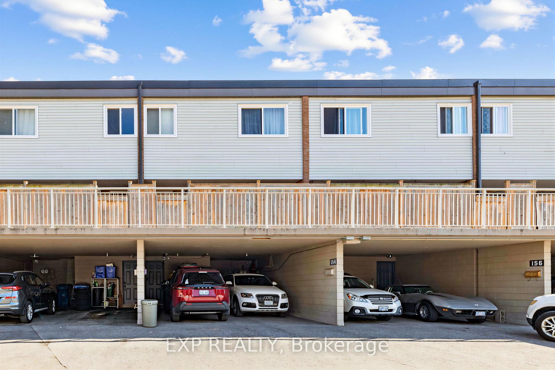 Photo 2 of Unit 58, 158 Milestone Crescent, Aurora, Aurora Village — HOMEH