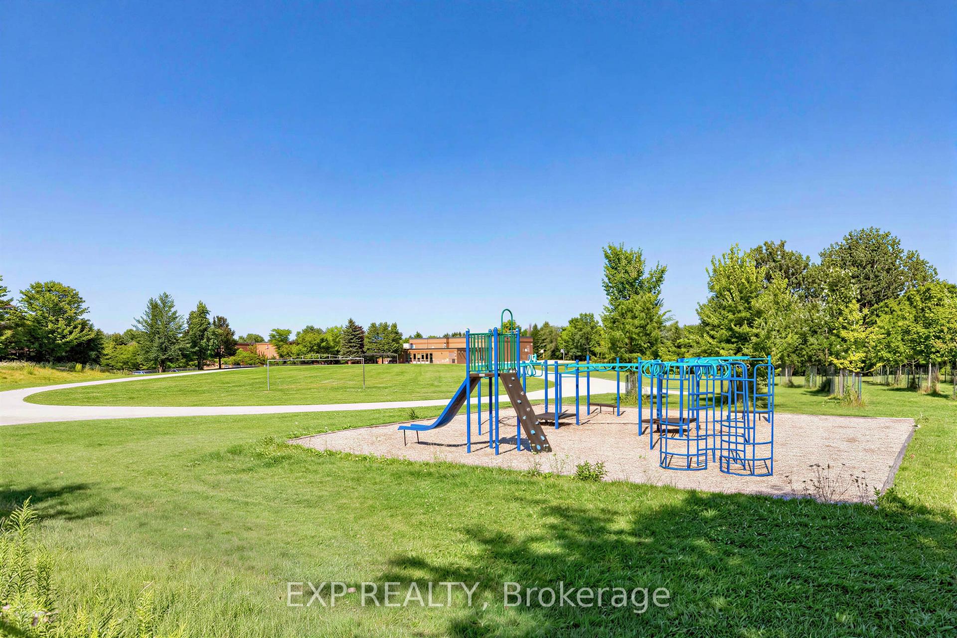 Photo 8 of Unit 58, 158 Milestone Crescent, Aurora, Aurora Village — HOMEH