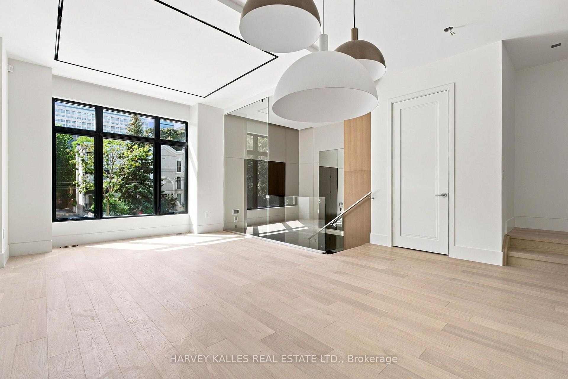Photo 5 of 106 Heath Street W, Toronto, Yonge-St. Clair — HOMEH