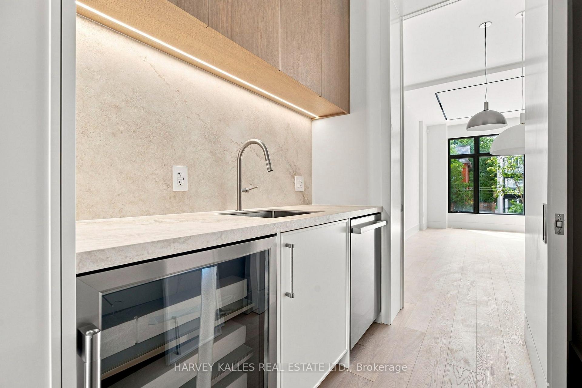 Photo 7 of 106 Heath Street W, Toronto, Yonge-St. Clair — HOMEH