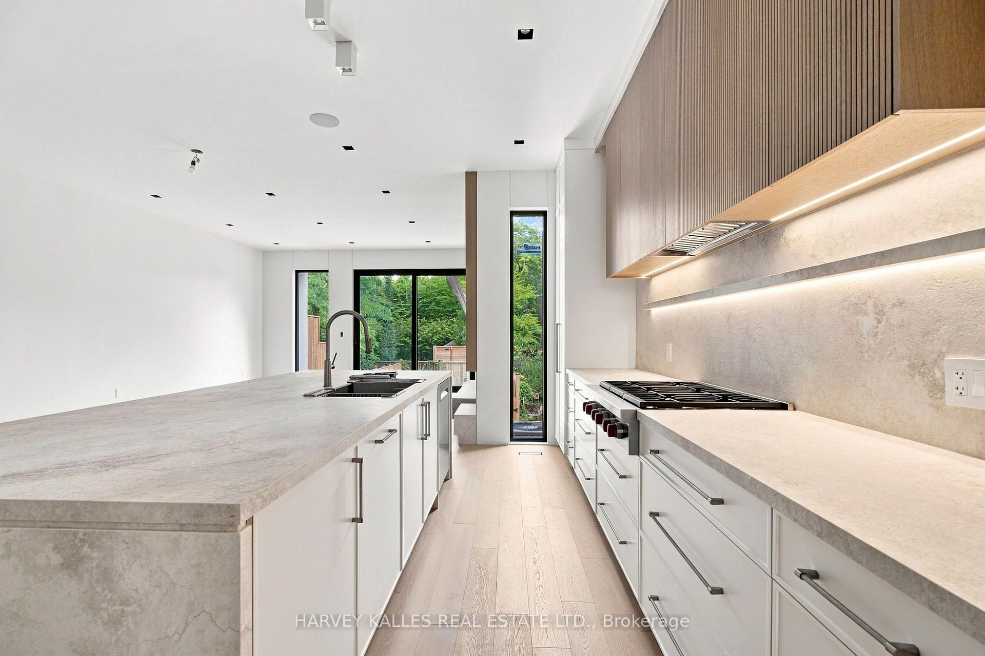 Photo 11 of 106 Heath Street W, Toronto, Yonge-St. Clair — HOMEH