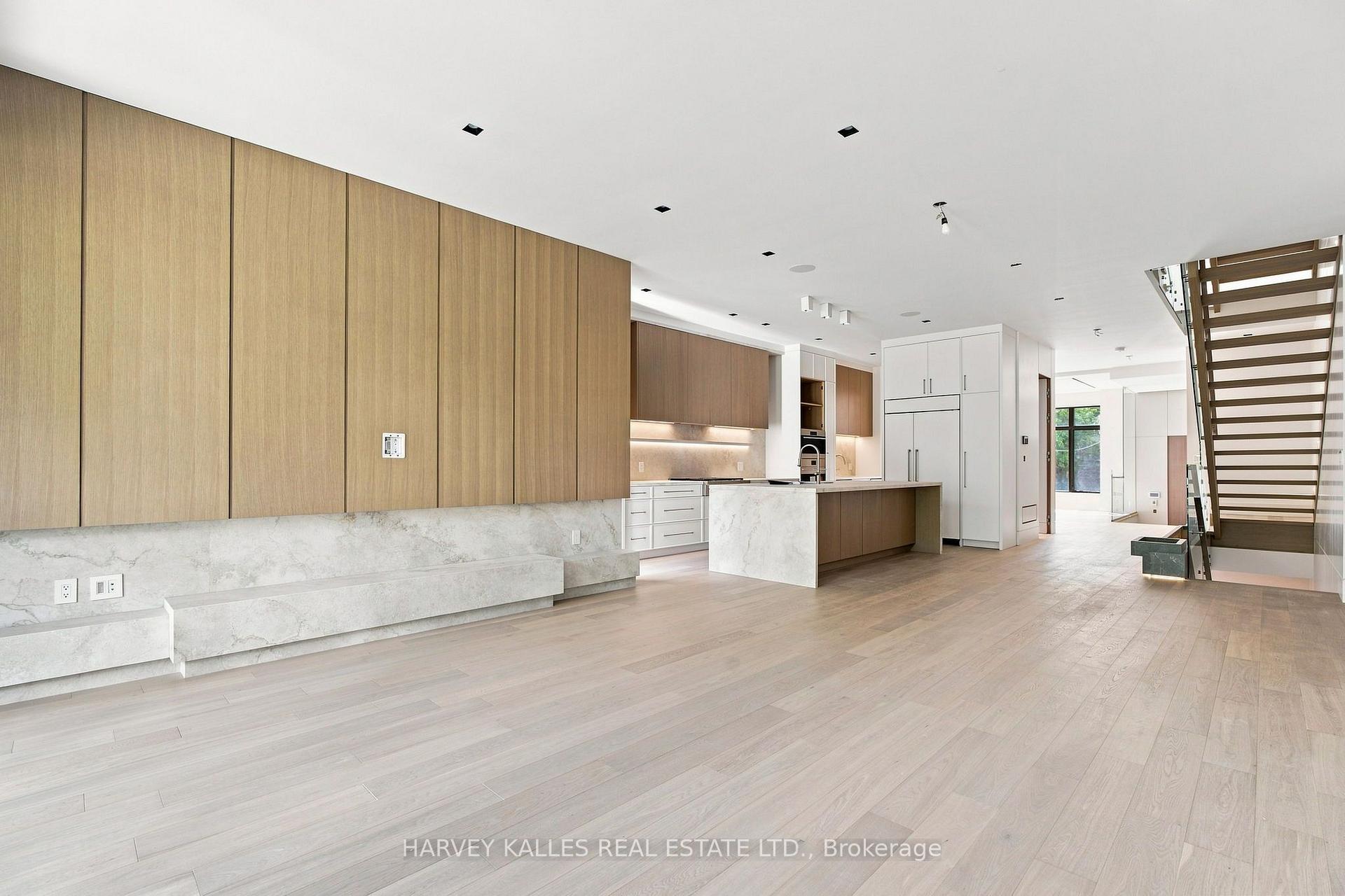 Photo 15 of 106 Heath Street W, Toronto, Yonge-St. Clair — HOMEH