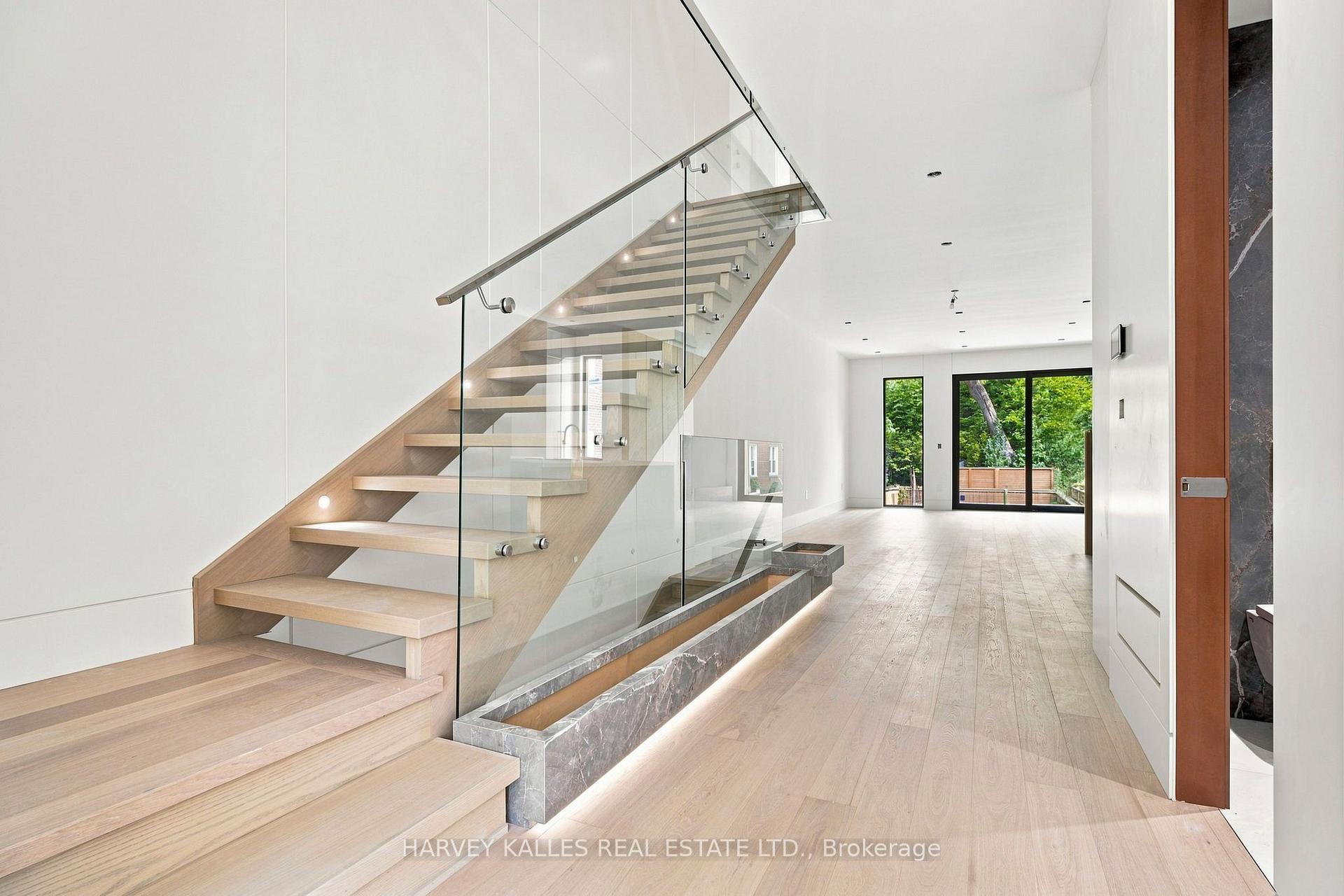 Photo 16 of 106 Heath Street W, Toronto, Yonge-St. Clair — HOMEH