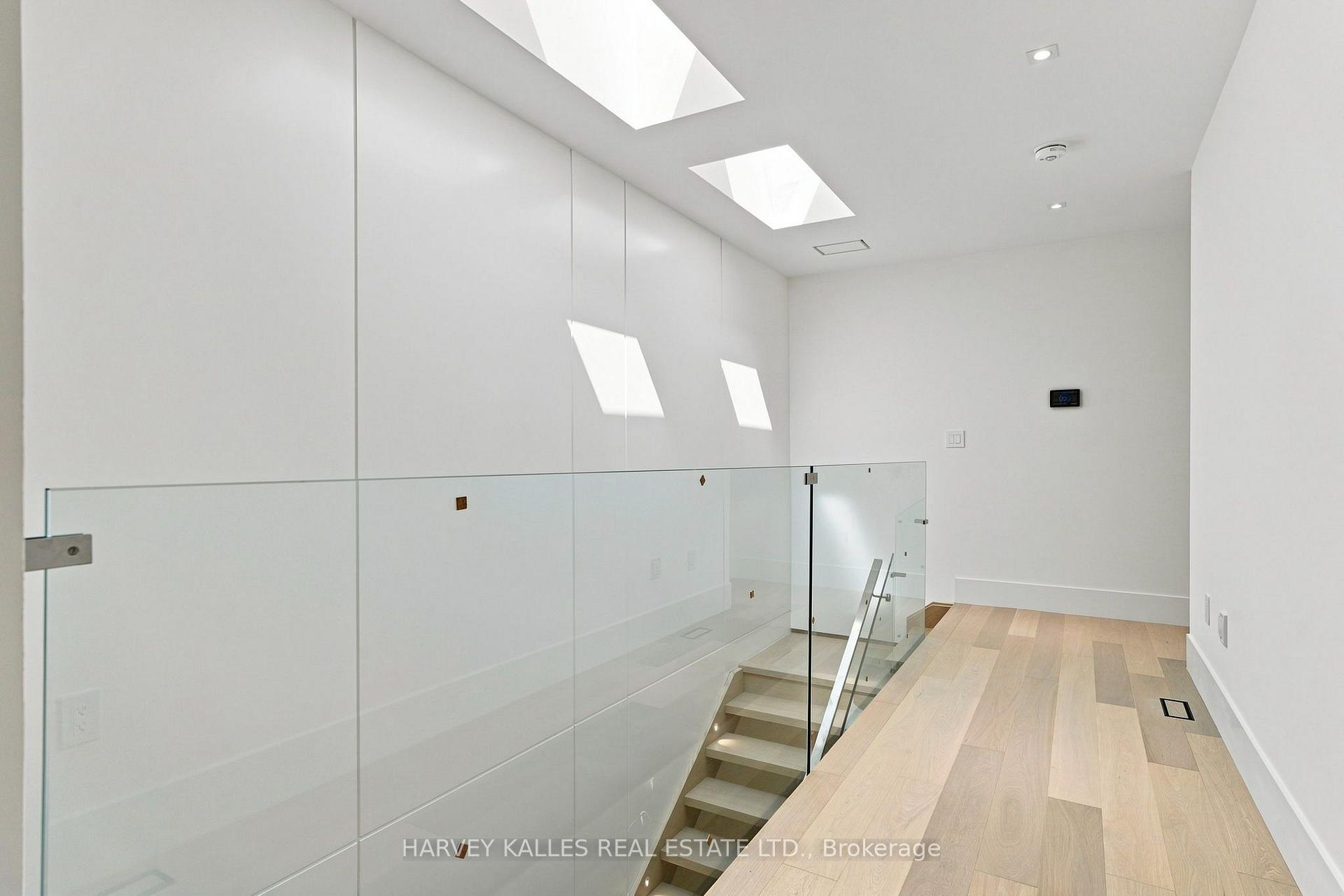 Photo 32 of 106 Heath Street W, Toronto, Yonge-St. Clair — HOMEH