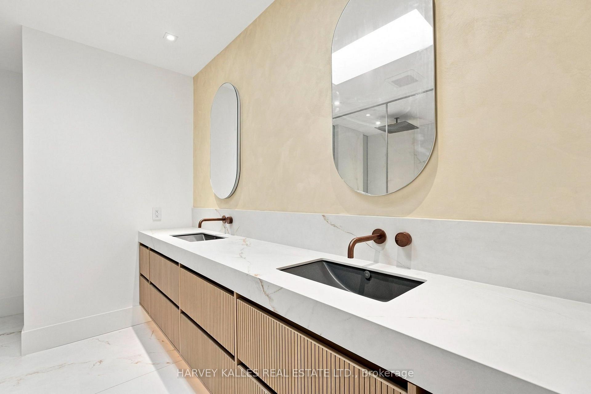 Photo 37 of 106 Heath Street W, Toronto, Yonge-St. Clair — HOMEH