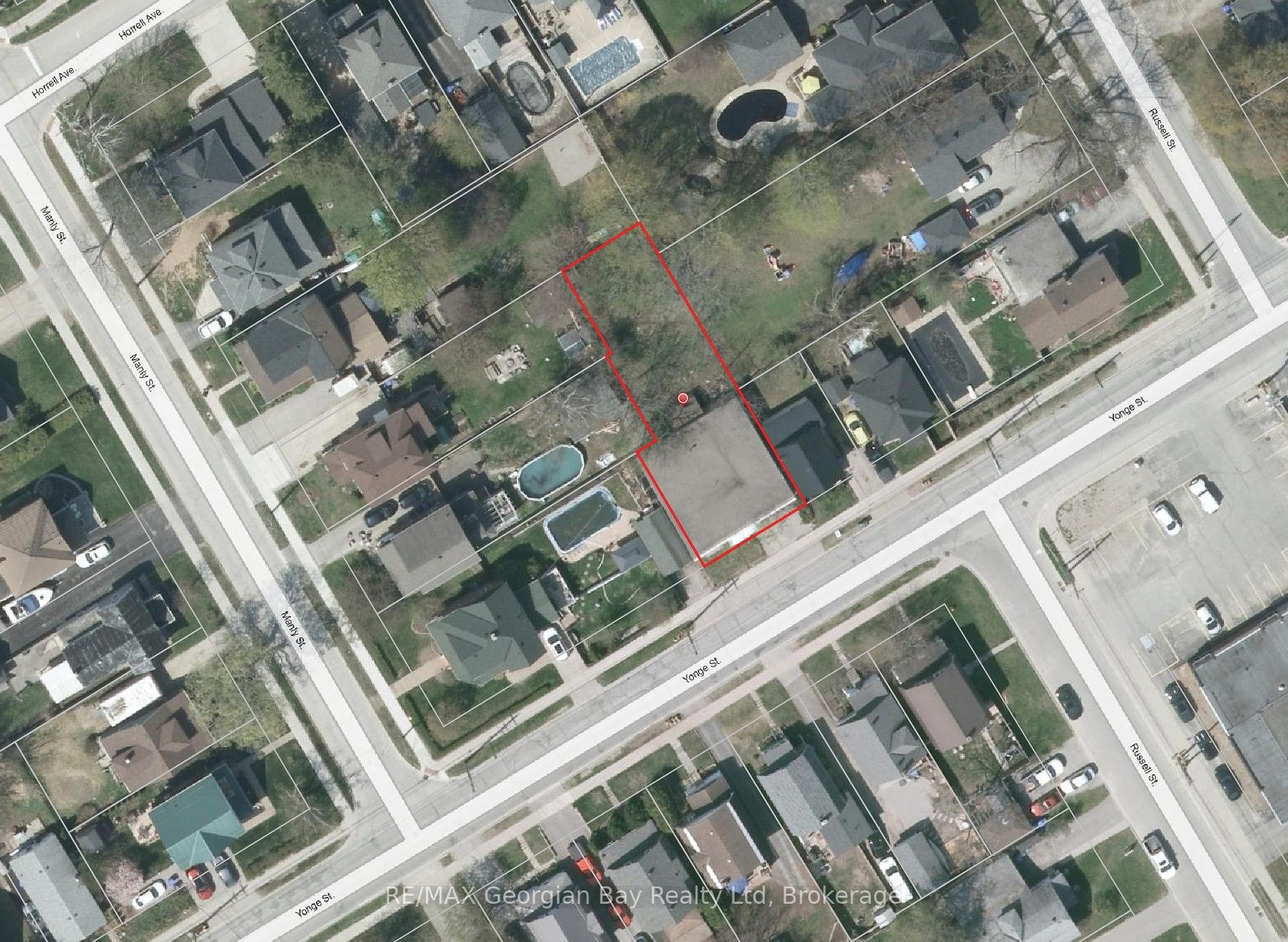 Photo 3 of 382 Yonge Street, Midland — HOMEH