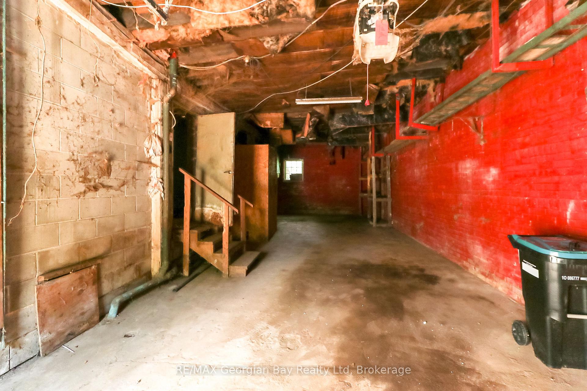 Photo 12 of 382 Yonge Street, Midland — HOMEH