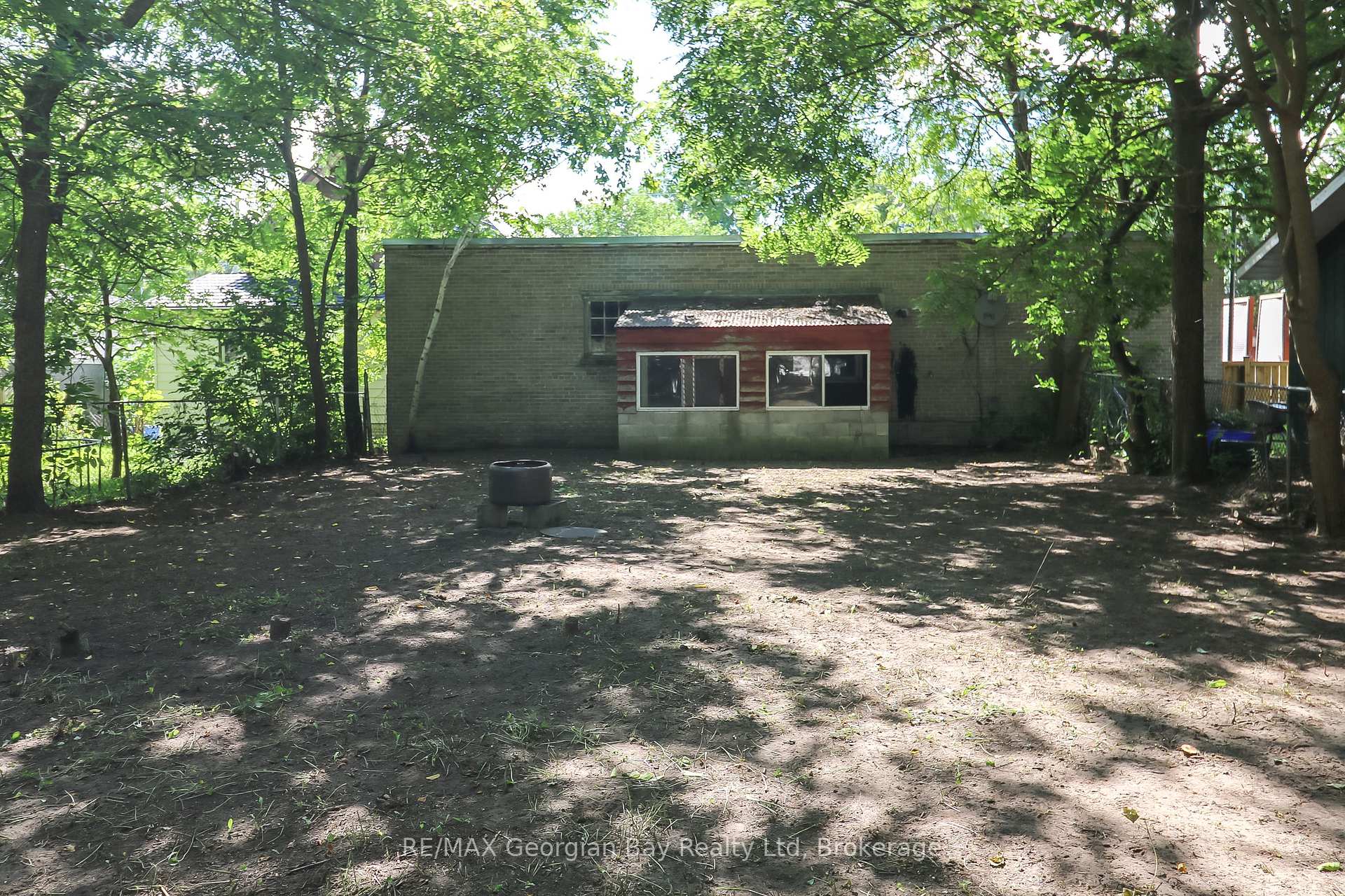 Photo 21 of 382 Yonge Street, Midland — HOMEH