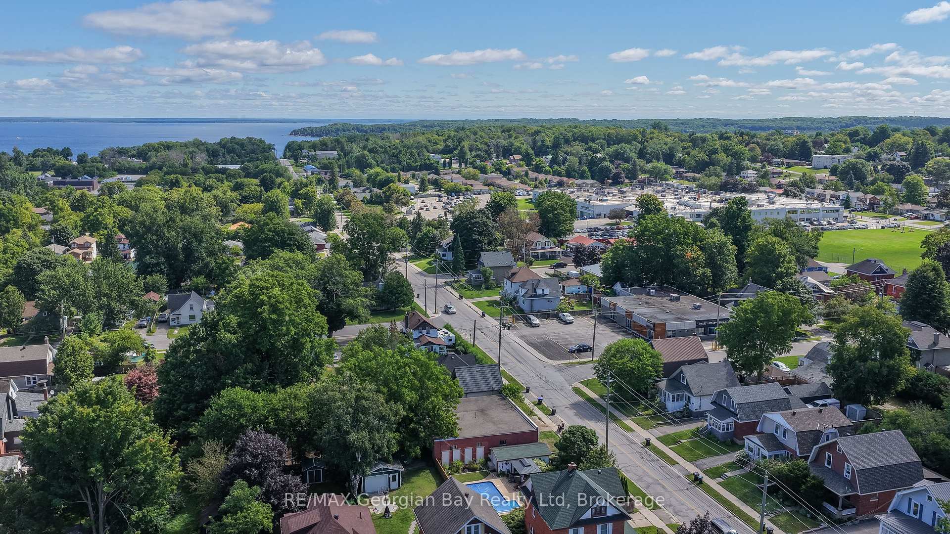 Photo 27 of 382 Yonge Street, Midland — HOMEH