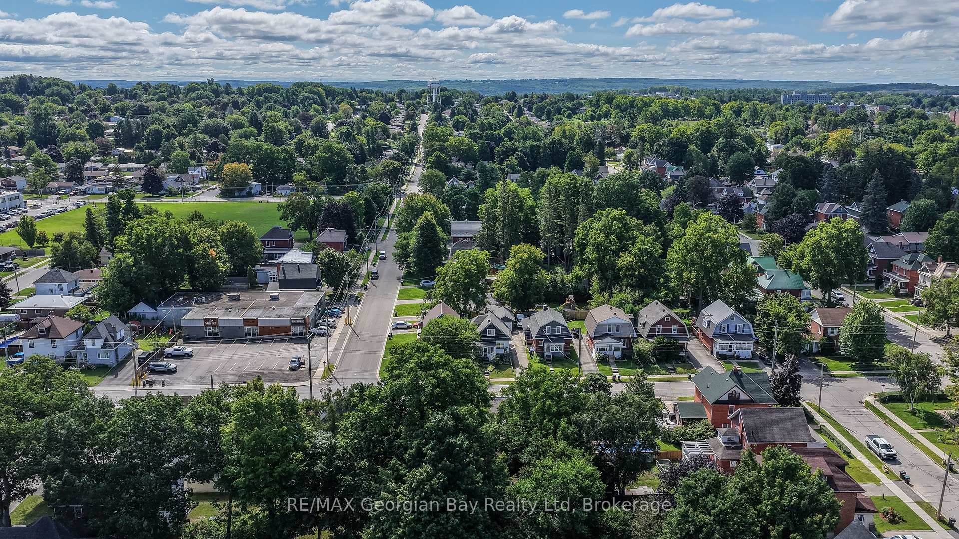Photo 29 of 382 Yonge Street, Midland — HOMEH