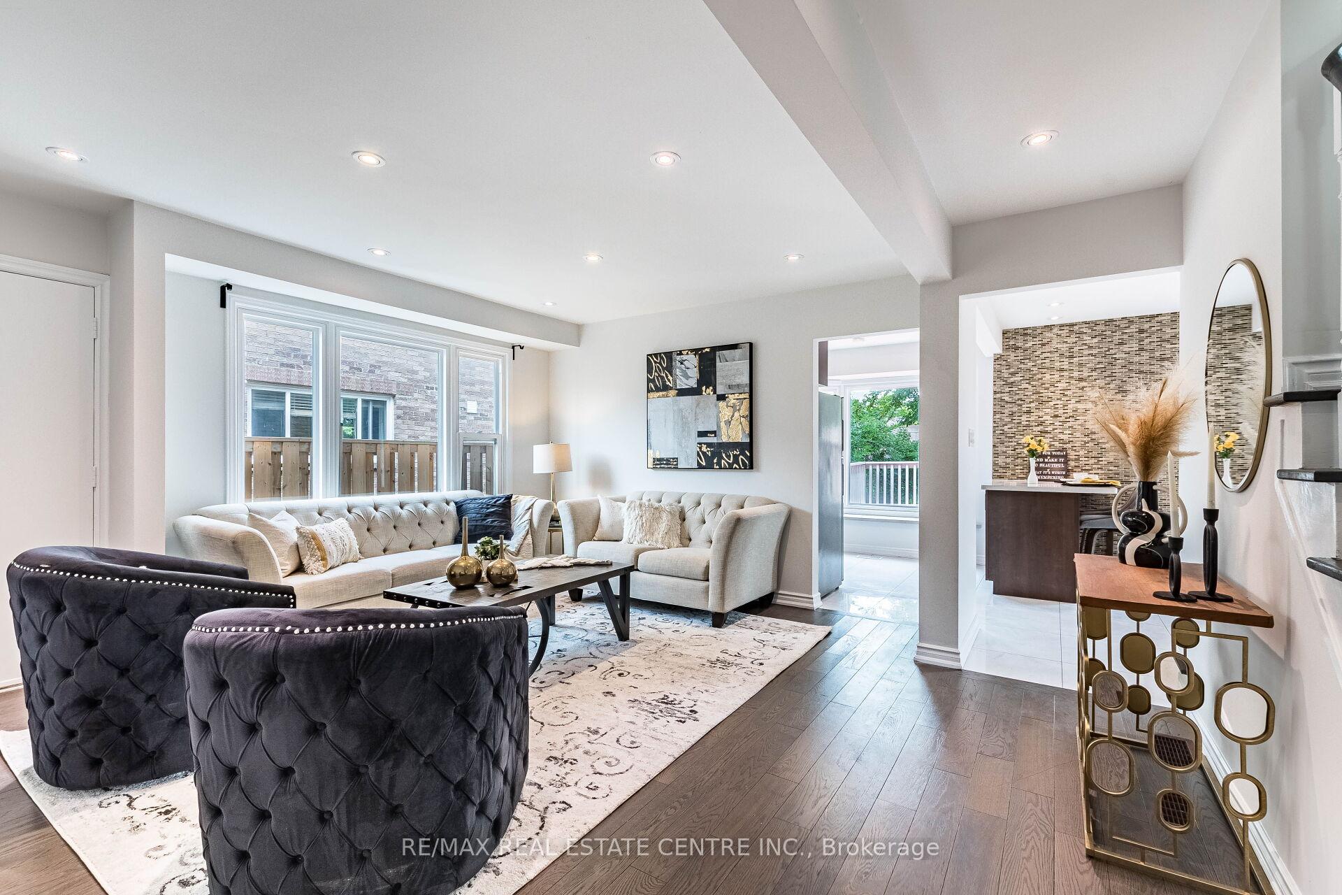 Photo 3 of 1124 Shagbark Crescent, Mississauga, Creditview — HOMEH