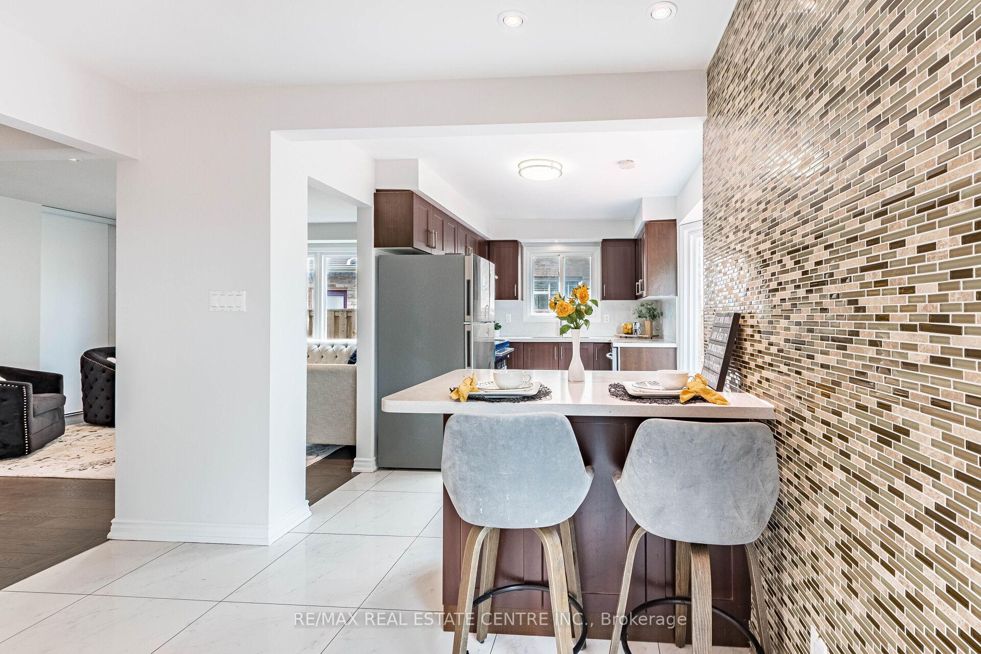 Photo 10 of 1124 Shagbark Crescent, Mississauga, Creditview — HOMEH