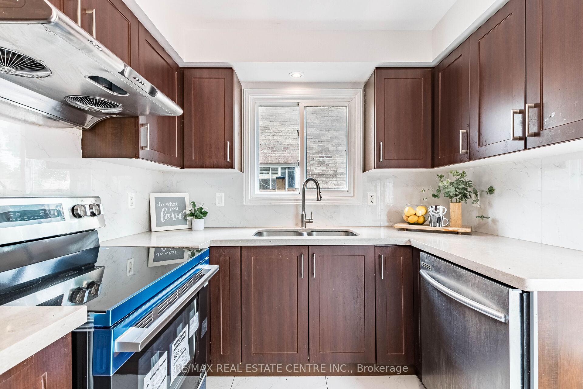 Photo 13 of 1124 Shagbark Crescent, Mississauga, Creditview — HOMEH