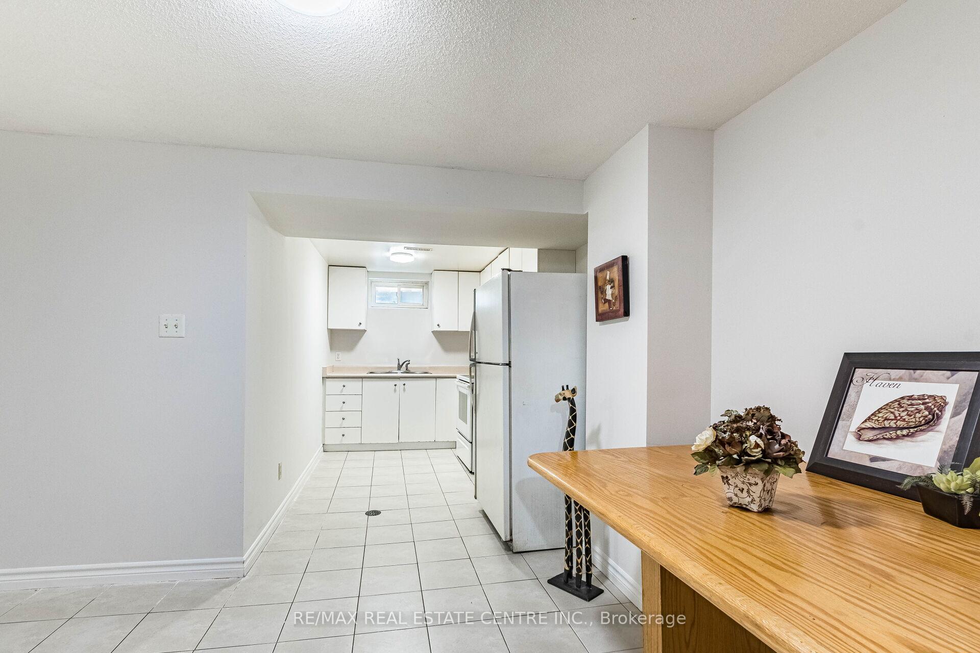 Photo 25 of 1124 Shagbark Crescent, Mississauga, Creditview — HOMEH