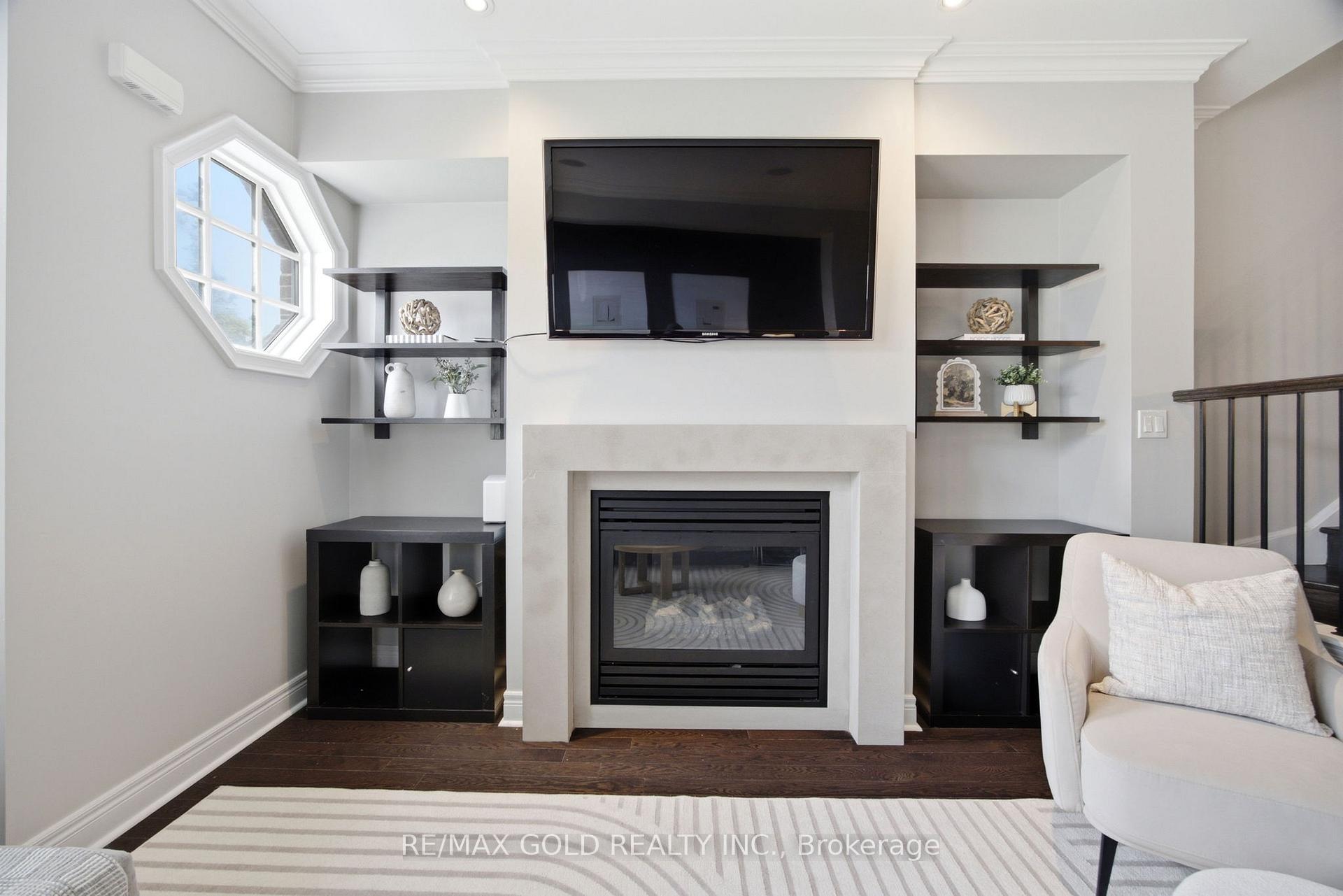Photo 4 of 71 Cormier Heights, Etobicoke, Mimico — HOMEH