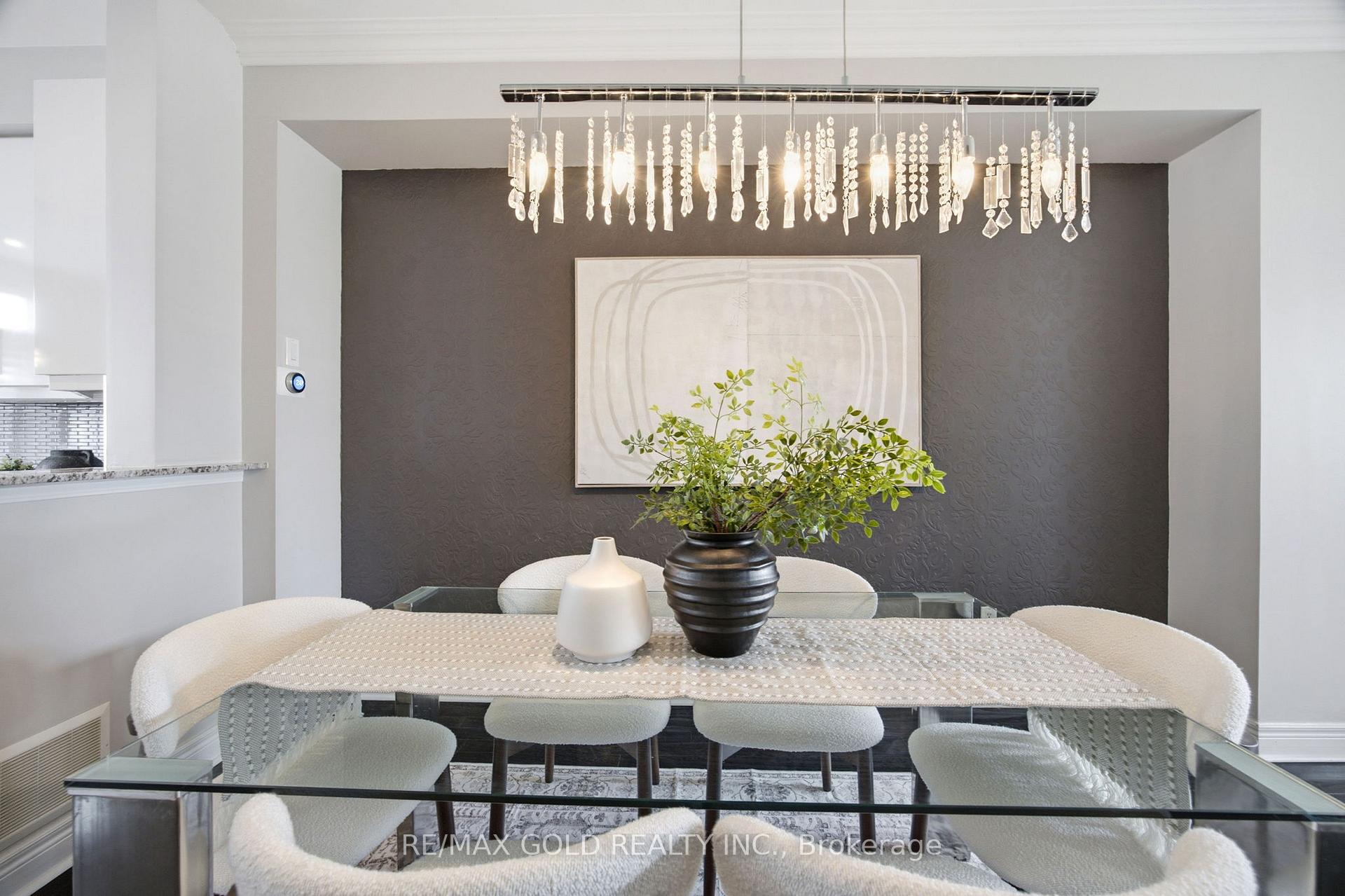 Photo 8 of 71 Cormier Heights, Etobicoke, Mimico — HOMEH