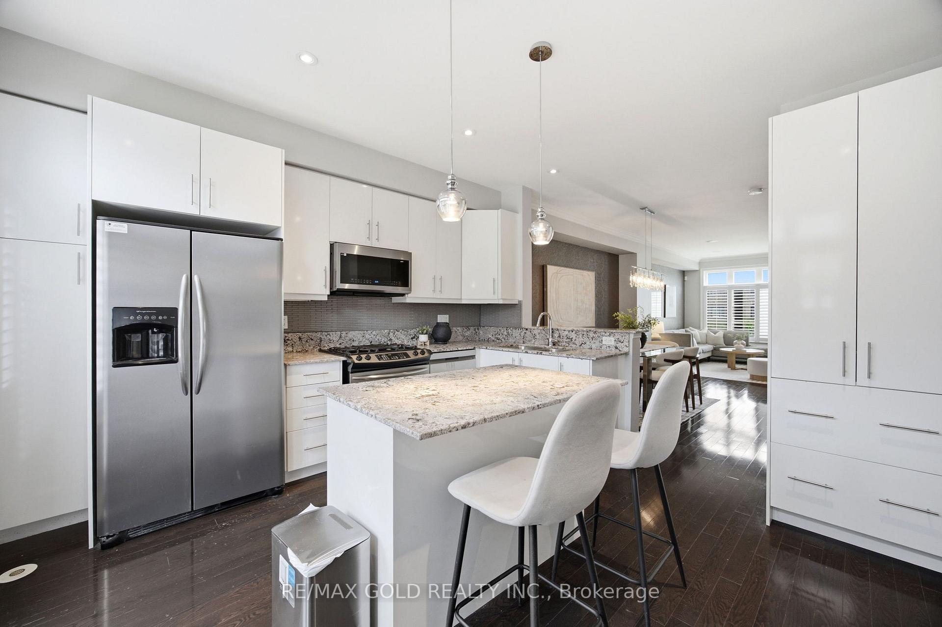 Photo 9 of 71 Cormier Heights, Etobicoke, Mimico — HOMEH
