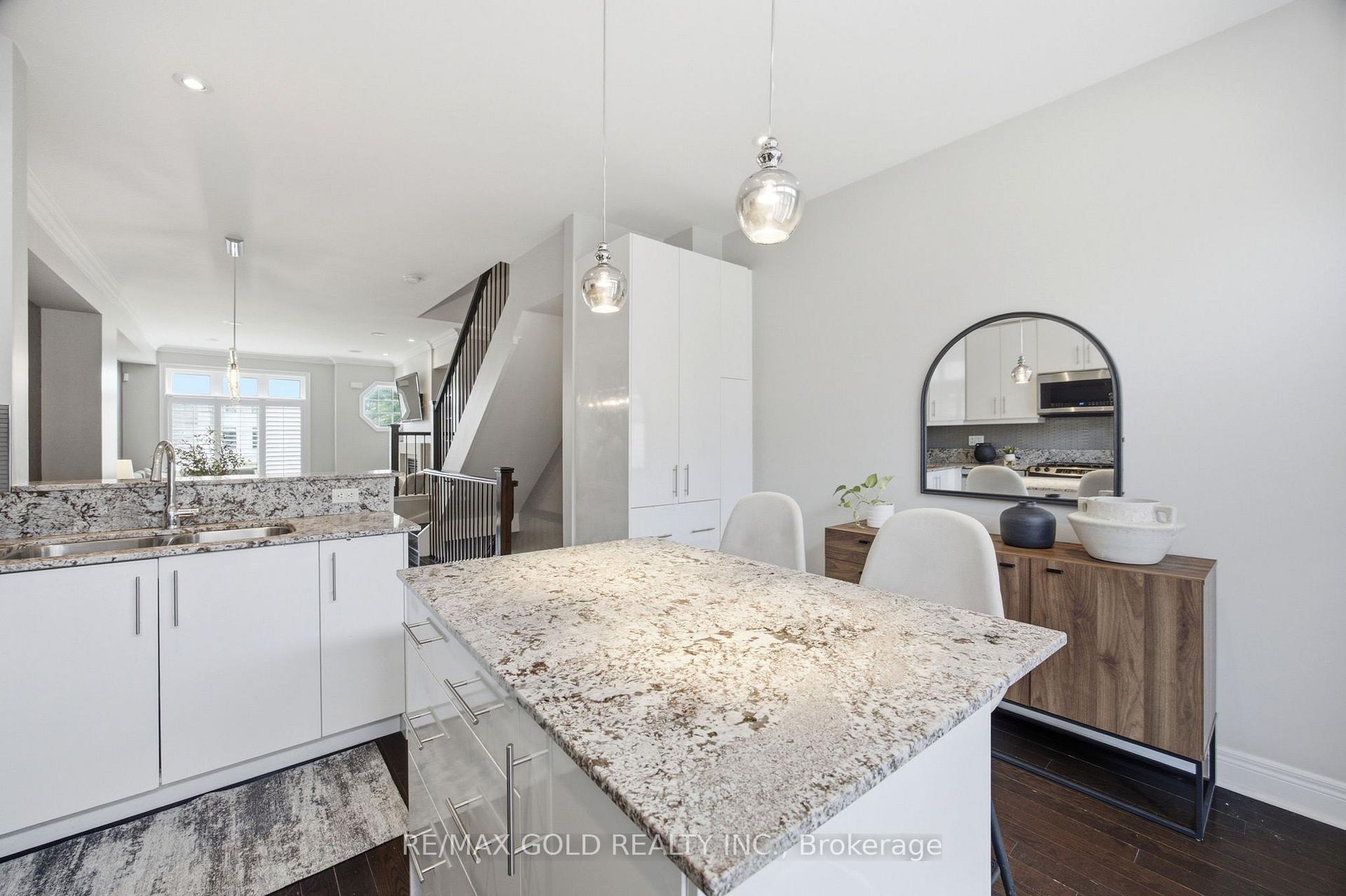 Photo 10 of 71 Cormier Heights, Etobicoke, Mimico — HOMEH