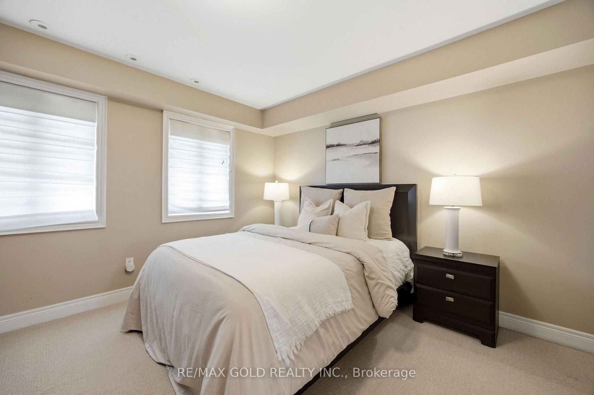 Photo 18 of 71 Cormier Heights, Etobicoke, Mimico — HOMEH